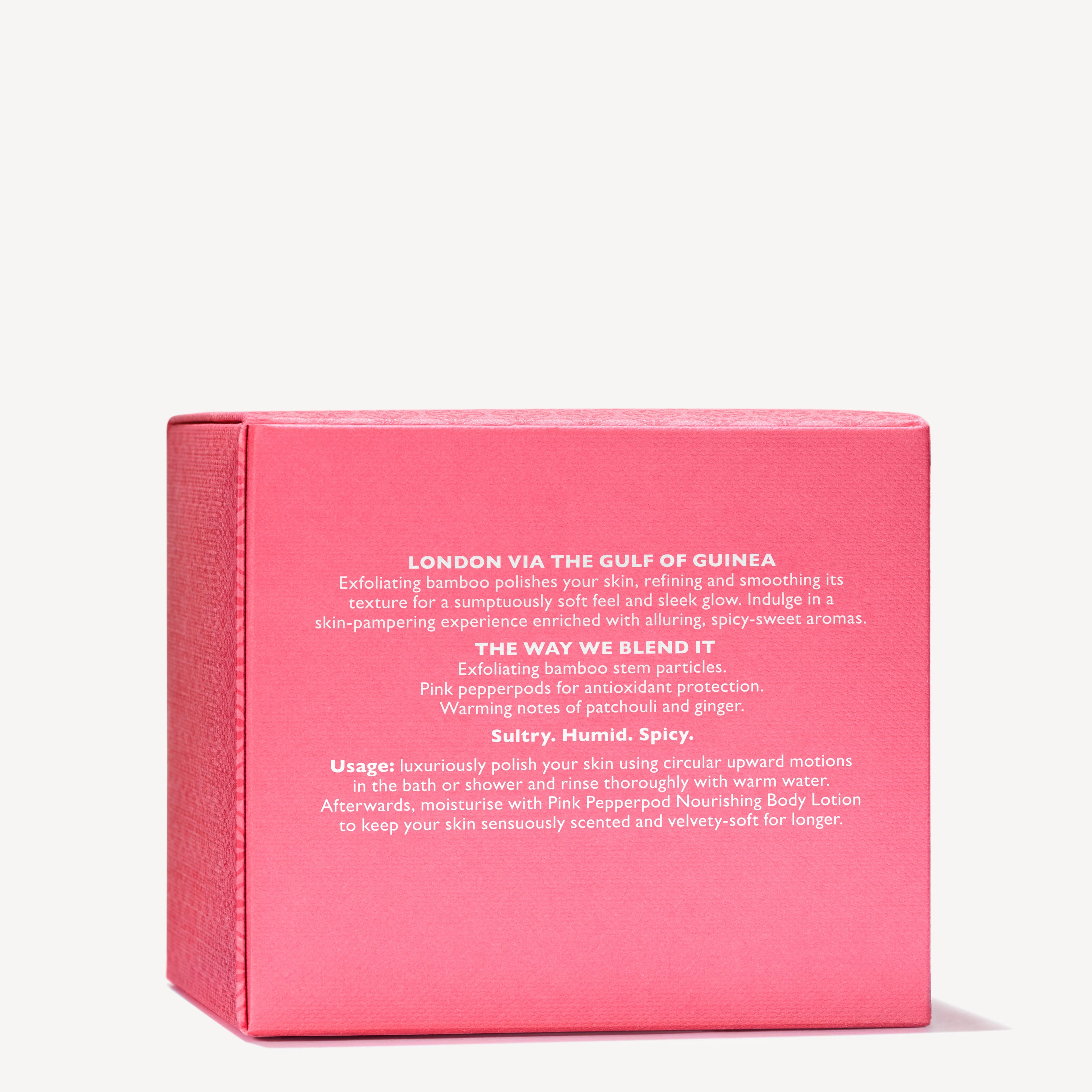 The Fiery Pink Pepper Pampering Body Polisher 275g by MoltonBrown Nederlands features exfoliërende jojoba korrels, bamboo, voedende plantaardige oliën, and pink pepperpods in a sultry, humid, spicy scent.
